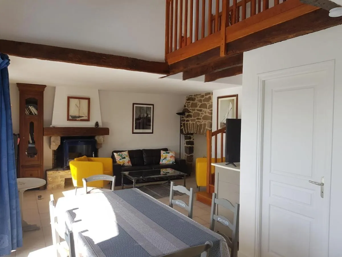 Le Domaine De Keryargon - 2 Gites 3 Et 5 Personnes Belz 0*,  France